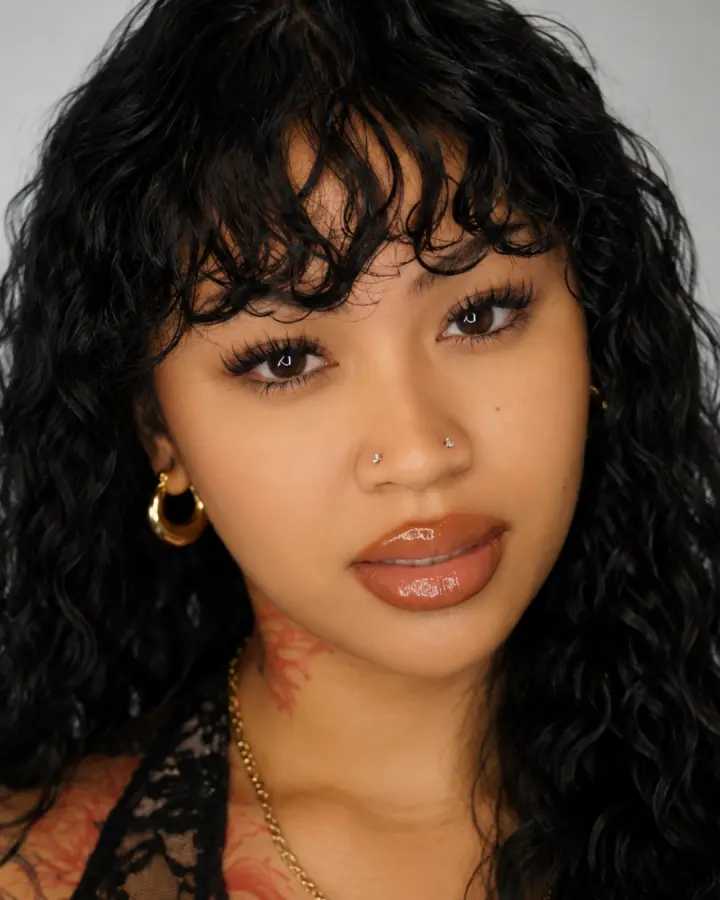Mikado Aesthetics client wearing a defined mega-classic lash extension set